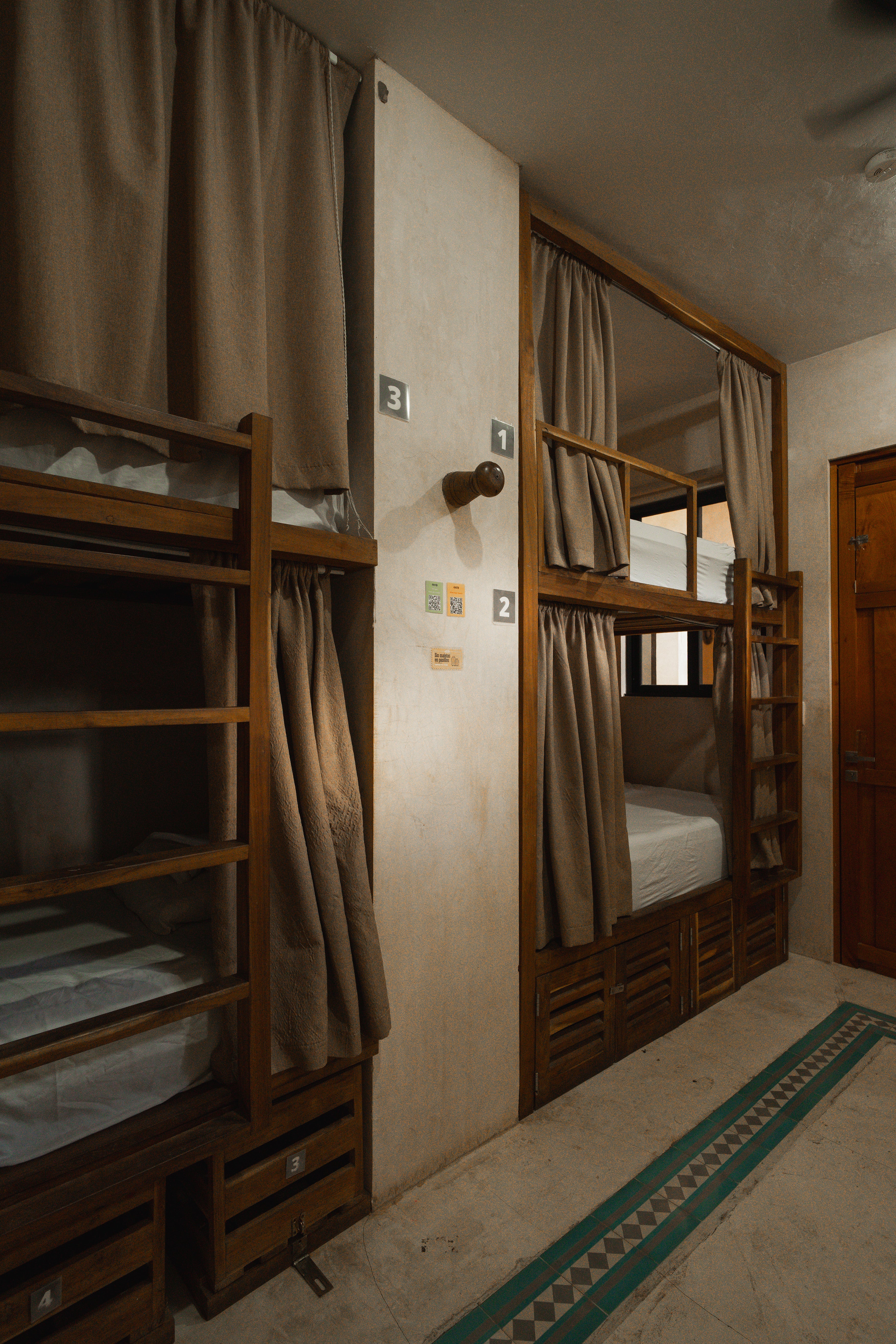 Dormitorio femenino 4 camas