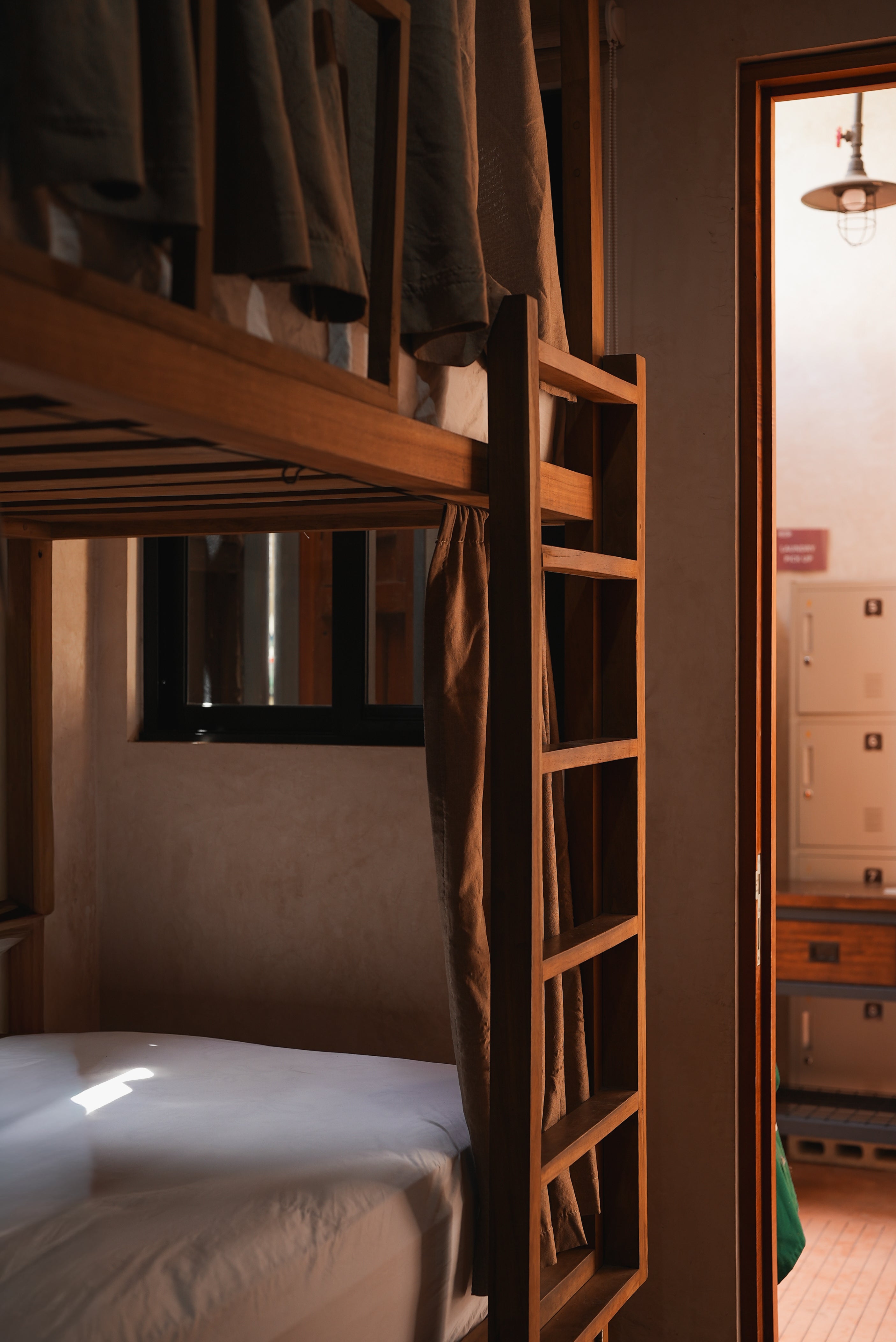 Dormitorio femenino 8 camas